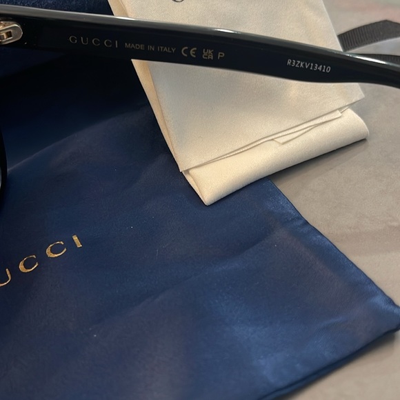 NIB GUCCI SUNGLASSES 🕶️ - Picture 4 of 4